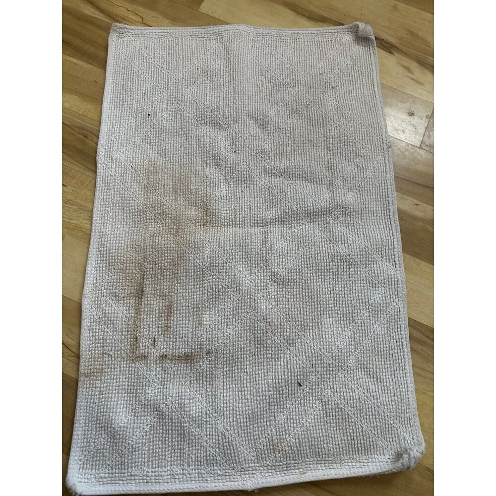 Plush Diamond Pattern Bath Mat - Picture 8 of 12